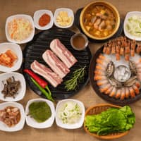 오멍가멍흑돼지 로고