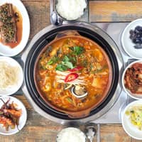 산너울메기매운탕 로고