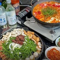 벽돌곱창 노은점 로고